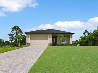 1023 NW 9th St, Cape Coral, FL 33993