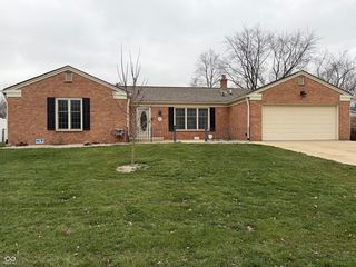 609 Waterview Blvd, Greenfield, IN 46140
