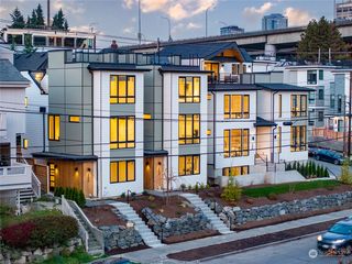 452 NE 40th Street, Seattle, WA 98105