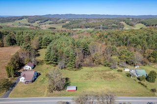 2568 Double Cabin Rd, Hillsville, VA 24343
