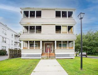 143 Skeele St #2L, Chicopee, MA 01013