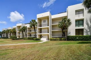 50 Coe Rd #215, Belleair, FL 33756