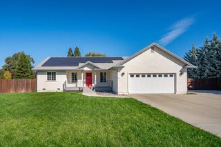 25384 Hausman Ct, Los Molinos, CA 96055