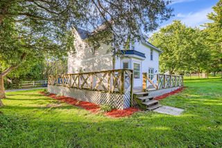5N460 Hanson Rd, St Charles, IL 60175