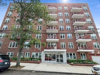 6515 Alderton St #2A, Flushing, NY 11374
