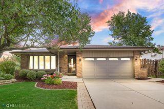 8019 Nottingham Rd, Tinley Park, IL 60477