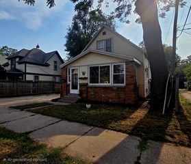 1809 Godfrey Ave SW, Wyoming, MI 49509