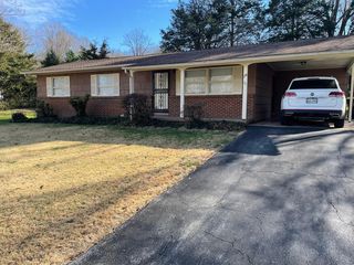 216 Elkmont Rd, Knoxville, TN 37922