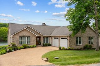 150 Motthaven Dr, Crossville, TN 38558
