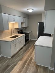 1202 Timber Pl #2B, New Lenox, IL 60451