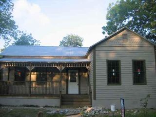 648 S CASTELL AVE, New Braunfels, TX 78130