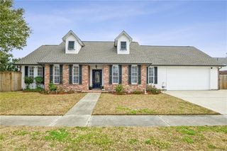 529 Longview Dr, Destrehan, LA 70047