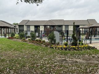 1501 Tennis Dr #409, Bedford, TX 76022