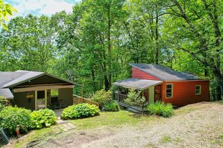 241 W Duck Mountain Road, Scaly Mountain, NC 28775
