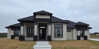 104 Peterson Dr, Rio Grande City, TX 78582