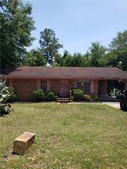 710 Brewer St, Tuskegee, AL 36083