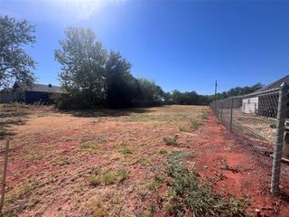 1518 E  3rd St #21, Elk City, OK 73644
