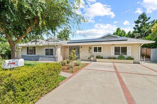 181 Santa Rita Ct, Los Altos, CA 94022