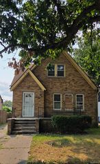 15813 Cruse St, Detroit, MI 48227