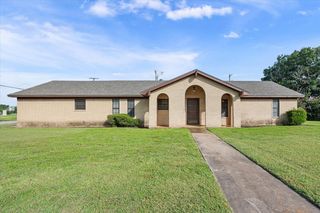 100 Thompson Cir, Lorena, TX 76655