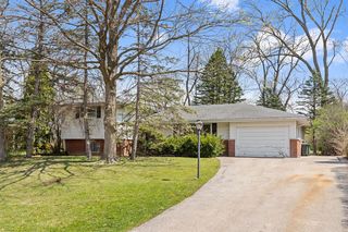 1343 Sleepy Hollow Rd, Glenview, IL 60025