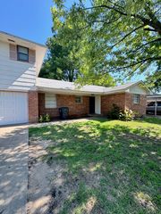 6629 NW 24th St, Bethany, OK 73008