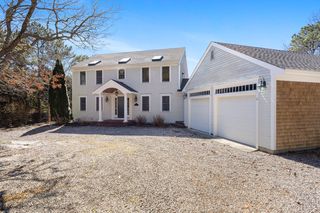 8 Hillbourne Terrace, Truro, MA 02666