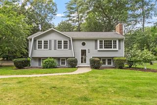96 East St, Pepperell, MA 01463