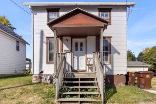 1108 S  Locust Ave, Freeport, IL 61032