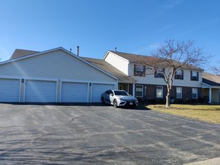 363 Wilmington Dr #2B, Bartlett, IL 60103