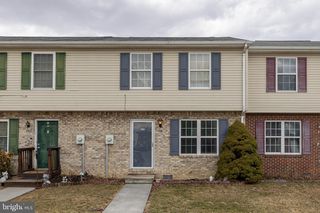 411 Surrey Club Ln, Stephens City, VA 22655