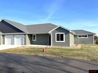 150 Terrace Vw E, Mankato, MN 56001