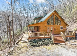 28 Harmony Pl, Maggie Valley, NC 28751
