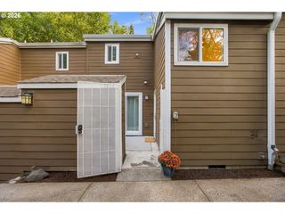 1616 Village Park Pl, West Linn, OR 97068