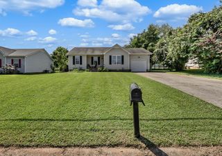 3220 N  Senseney Cir, Clarksville, TN 37042