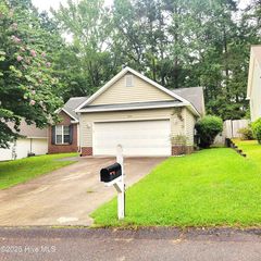 120 Kensington Way, Aberdeen, NC 28315