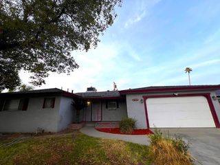 2945 E  Indianapolis Ave, Fresno, CA 93726