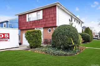 mineola ny single family homes for sale 13 listings trulia
