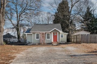 902 E  2nd Ave, Easley, SC 29640