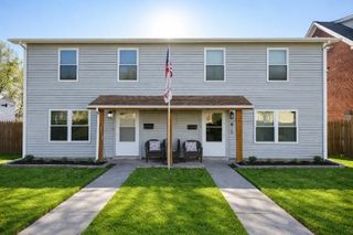 1218 N  3rd St #1, Saint Charles, MO 63301