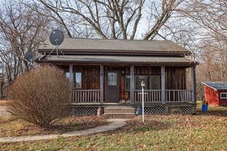 1402 Silver Lake Rd, Wyoming, NY 14591