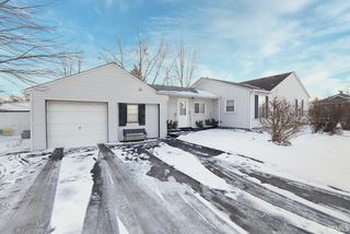 1228 W  Lusher Ave, Elkhart, IN 46517