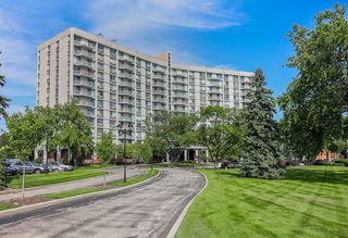 20 N  Tower Rd #12F, Oak Brook, IL 60523