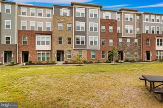 24744 Monk Meadows Ter, Sterling, VA 20166
