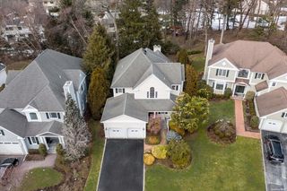 27 Evergreen Circle #NA, Manhasset, NY 11030