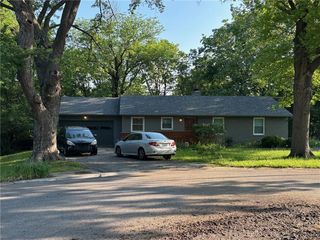 5935 N  Colrain Ave, Kansas City, MO 64151