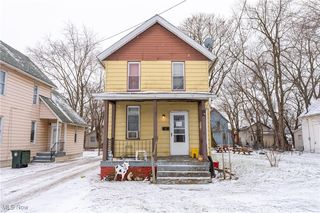 1316 4th St NE, Canton, OH 44704
