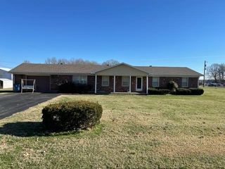 308 Jarvis St, Powderly, KY 42367