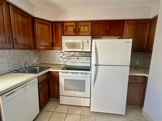 66 Tower St #B, Westerly, RI 02891