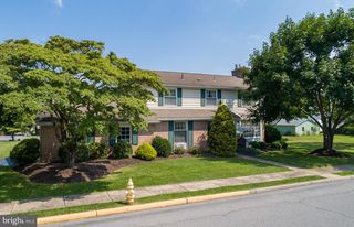 15 E  Keller St, Topton, PA 19562